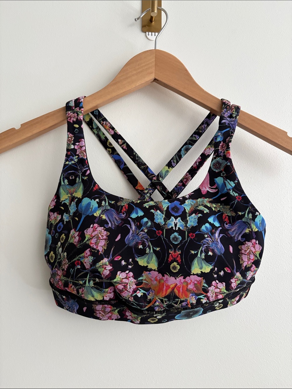 Lululemon Energy Bra in Flowerscope Black Multi Workout Everyday Stretch Size 4